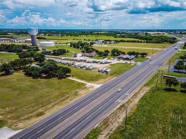3304 N Highway 77, Waxahachie, TX 75165